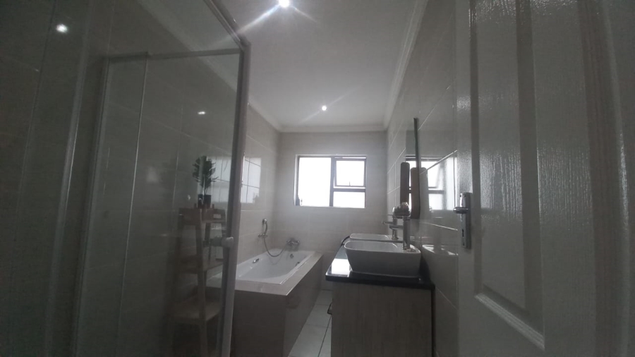 3 Bedroom Property for Sale in Bloemspruit Free State